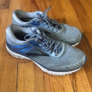 Men’s size 10.5 Brooks GTS 18 running Shoes. Grey.
